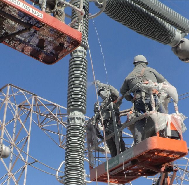 Aplicação do silicone rtv em subestacao eletrica